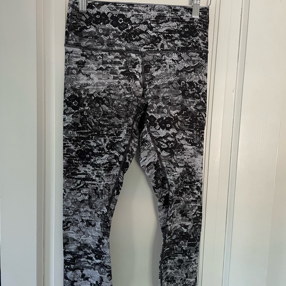 lululemon athletica Black and Gray Patterned Leggings